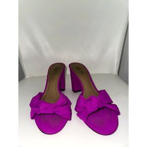 Magenta slippers
